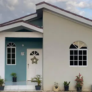 The Hideaway Manor Holiday home